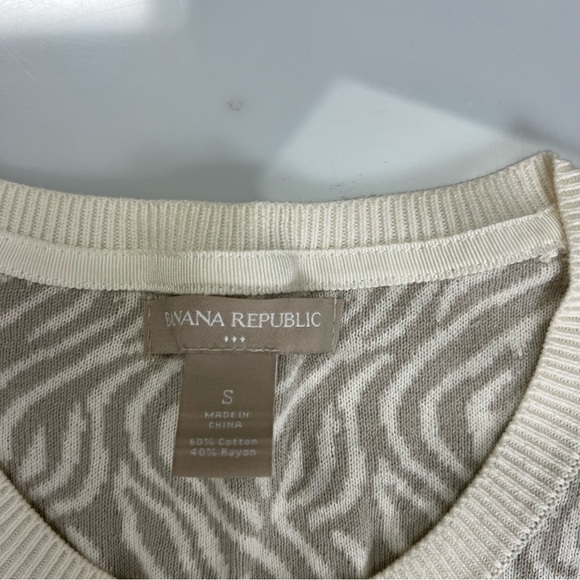 banana Republic women’s beige button down cardigan S L15-22 - Picture 2 of 4